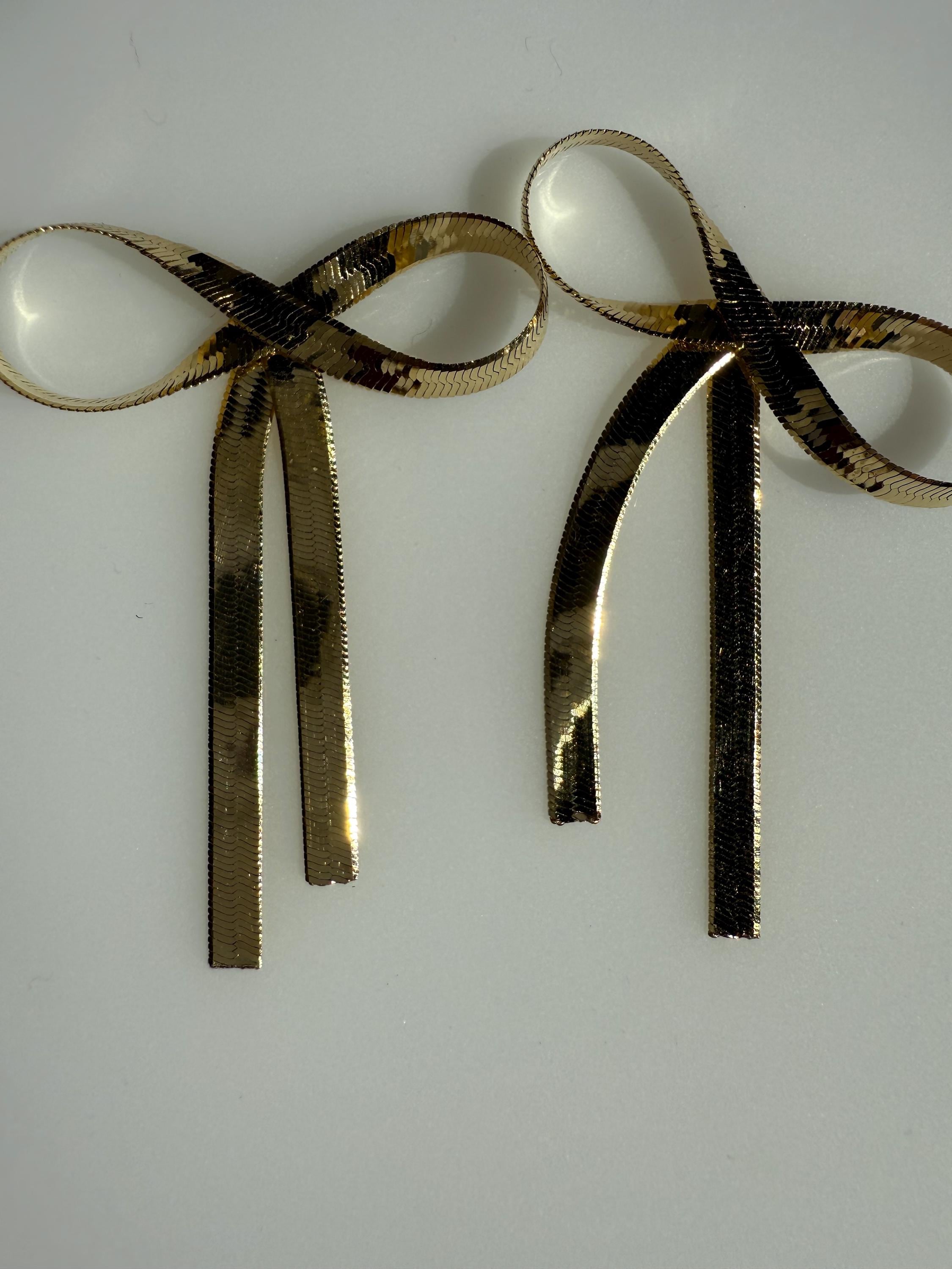 Herringbone 14K Yellow Gold 'Bow' Earrings.